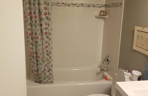 Bethesda House | Private room and bathroom in the modern house