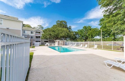Gainesville Apartment | Private Room/bathroom in 4b/4b student condo, Near UF, Shand