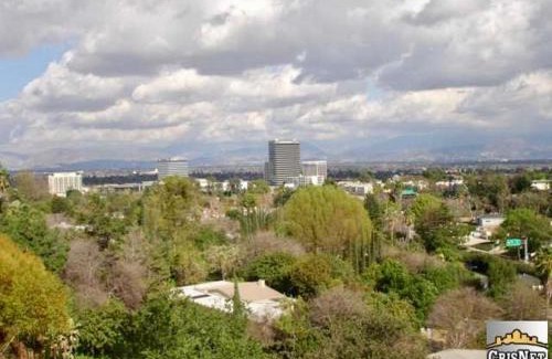 Encino House | Private Room Big Estate View Pool Oasis Women ONLY CONTACT B4 BOOKING