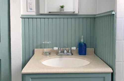 Freetown - Port Rico Apartment | Private Room - Downtown 1BR 1Bath