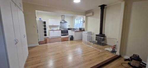 Nulsen House | Private room for couple in Esperance