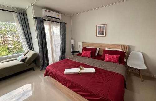 Wat Ket Apartment | Private room hosted by Boyce 401