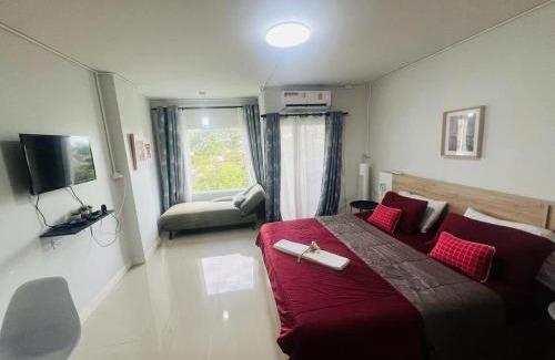 Wat Ket Apartment | Private room hosted by Boyce 415