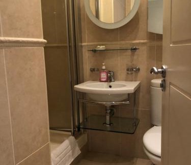 Newtownmountkennedy House | Private Room in Apartment beside Druids Glen Hotel