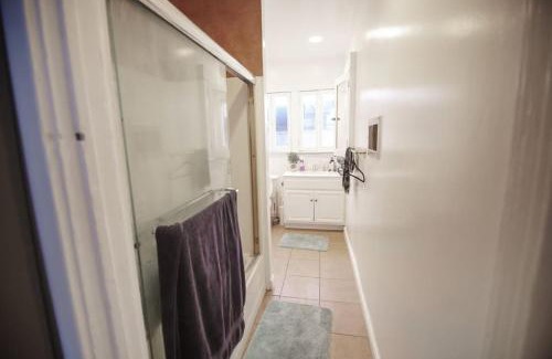 Wilshire House | Private Room in East Hollywood