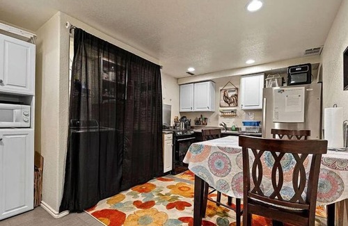Altamont House | Private Room in home with year round heated pool and hot tub.