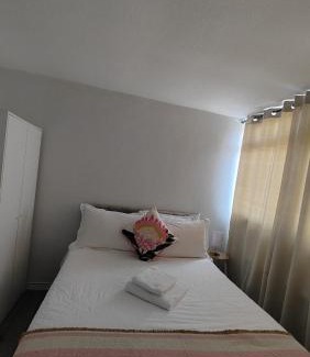Wood Green House | Private room in North London En-suite
