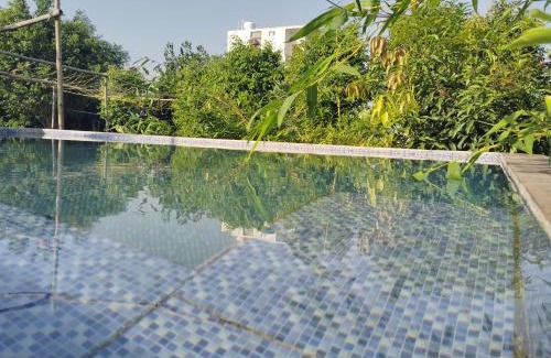 Gurugram House | Private room in Retreat by Walias Farm Stay
