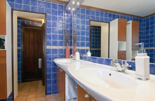 Umea House | Private Room in Shared House-Close to University and Hospital-2