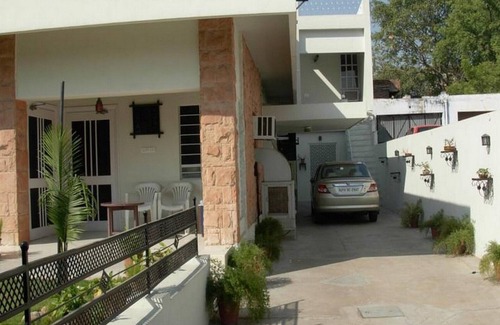 Jaipur House | Private Room near Birla Mandir