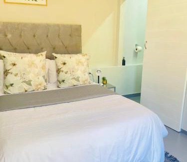 South Durban House | Private Room Pelican