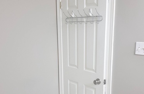 Woodslee House | Private Room Queen Bed All Essentials Safe/Quiet