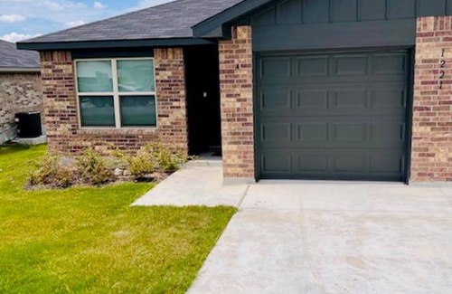 Copperas Cove Resort | Private room ∙ 1 bedroom ∙ 3 guests
