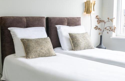Raamsdonksveer House | Private Room With Cozy Bed, Bathroom & Wifi