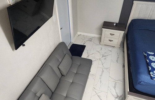 Hillcrest House | Private room with pool(hot water and spa)