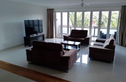 La Misere Apartment | Private Room with Shared Pool & Serene Escape by Cliffhanger Villas