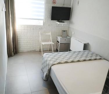 Tel Aviv House | Private rooms near the beach center