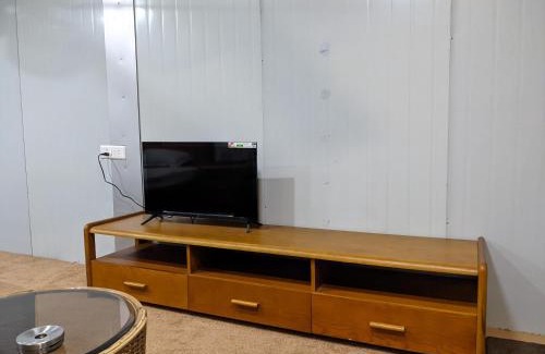 South West House | Private Rooms with International Airport View