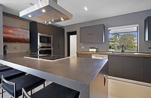 Coral Ridge House | Private Saltwater Pool - Updated Modern 3BR 3BA - 1 Mile to Beach!