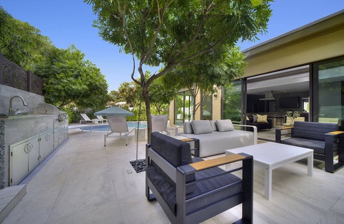 Coral Ridge House | Private Saltwater Pool - Updated Modern 3BR 3BA - 1 Mile to Beach!