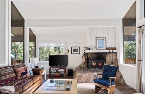 Kings Beach House | Private Ski & Lake House. Dog and Baby Friendly!