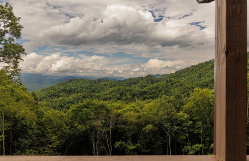 Bryson City Cabin | Private Smoky Mountain destination Above the Clouds