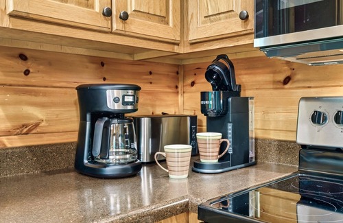 Wears Valley Cabin | Private Smoky Mtn Cabin:Hot Tub,Firepit,Pool Table
