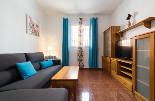 Vecindario House | Private Solarium - 2BR House Near the Airport