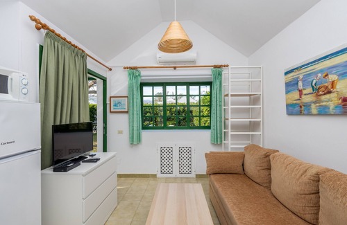 Maspalomas Ski Chalet | Private Solarium Garden Bungalow
