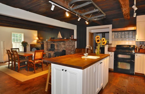 West Hurley House | Private Spacious 4BR Home Catskills Mountain Nature Large Yard close toWoodstock