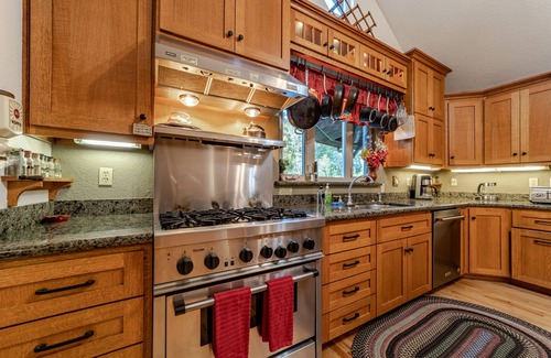 Westhaven-Moonstone House | Private & Spacious *Hot Tub* In the Redwoods