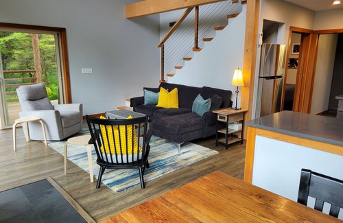 Ketchikan Cabin | Private, spacious retreat at Mt. Point. Generous covered porch. No added fees.