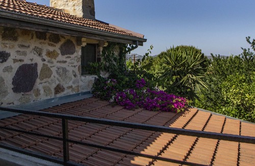Old Datca Villa | Private Stone Mansion w/Garden 3BR 2BA- Eski Datça