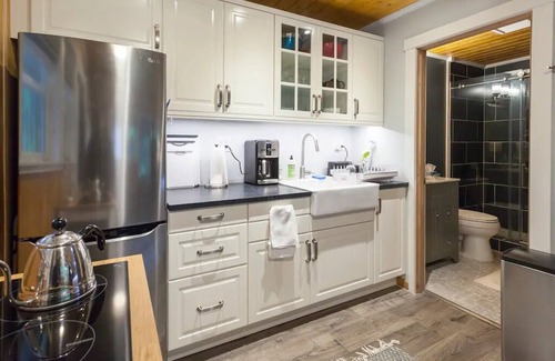 Rollingbay Apartment | Private Studio Guest apartment