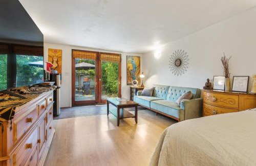 Studio City House | Private Studio City Guest House