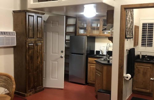 Sam Hughes House | Private studio/loft in Sam Hughes Neighborhood