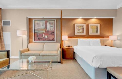 Las Vegas Apartment | Private Studio - No Resort Fee - The Signature at MGM Grand Tower B