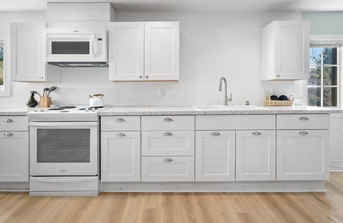 Bellingham Cottage | Private Studio Retreat: Modern Amenities, Natural Beauty in Bellingham Expanse