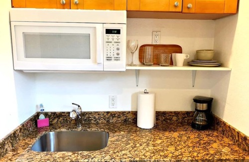 Nurmi Isles Apartment | Private Studio Near Beach and Las Olas