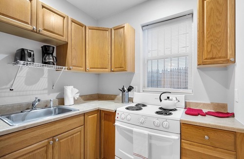 Graduate Hospital Apartment | Private Studio w/Cozy Yard