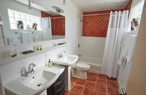 Agua Fria House | Private Studio with Spa-Like Vibe