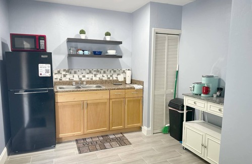 Golden Gate Apartment | Private Study in Naples