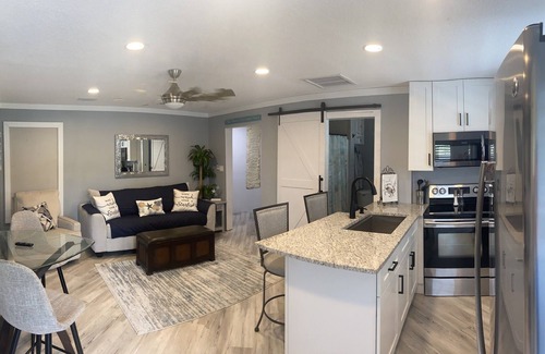 Ormond Beach Apartment | Private stylish apartment over the garage with a private entrance.