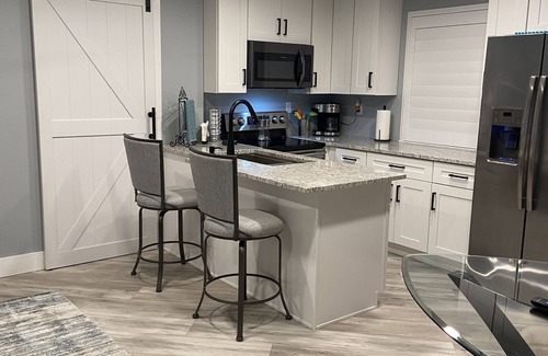 Ormond Beach Apartment | Private stylish apartment over the garage with a private entrance.