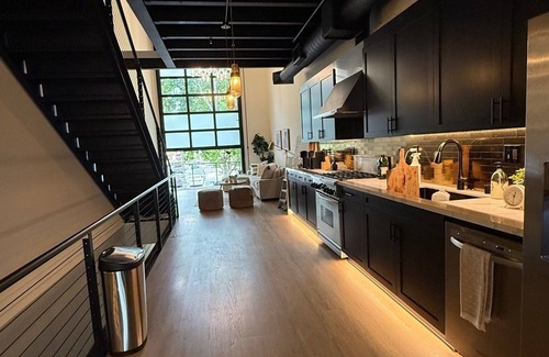 Santa Ana House | Private Suite in Santa Ana – Steps From Shopping, Dining & Hospitals
