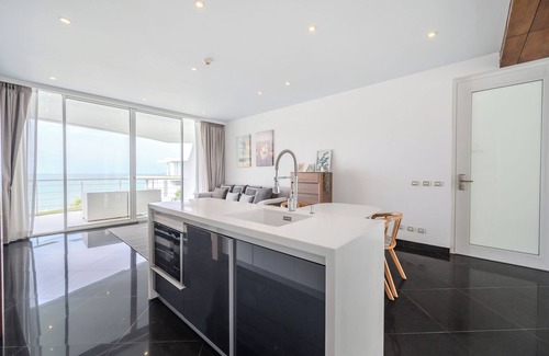 Na Chom Thian Apartment | Private Sunset Beach - Ocean View 1 Bedroom