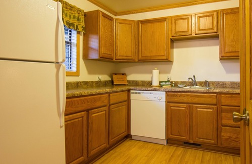 Gatlinburg - Pigeon Forge Cabin | Private, Super Fast WiFi Free, NFL Sunday, VideoArcade, Fishing & 2 Pools, Gated