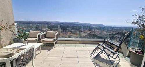 Mellieha Apartment | Private Terrace-Sea Views amd Valley Views-Sleep 6 by QuickTrips