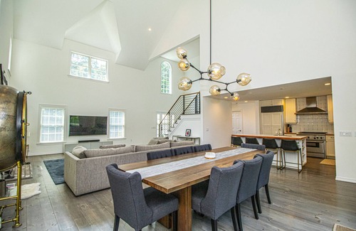 Sagaponack House | Private traditional Sagaponack home with stunning backyard, pool and spa.