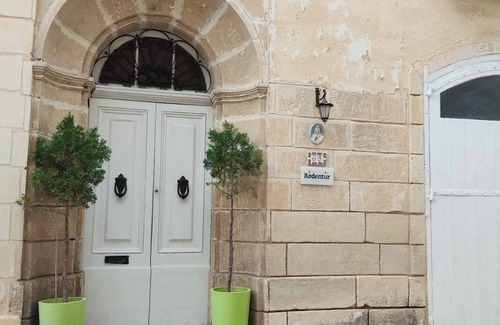 Rabat Apartment | Private tranquil apartment in a house of character close to beautiful Mdina